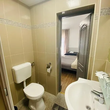 Linton Apartmanhaz Pensión