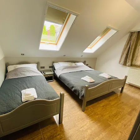 Penzion Linton Apartmanhaz - Siofok, Plazs
