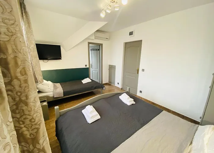 Linton Apartmanhaz בית הארחה שיופוק